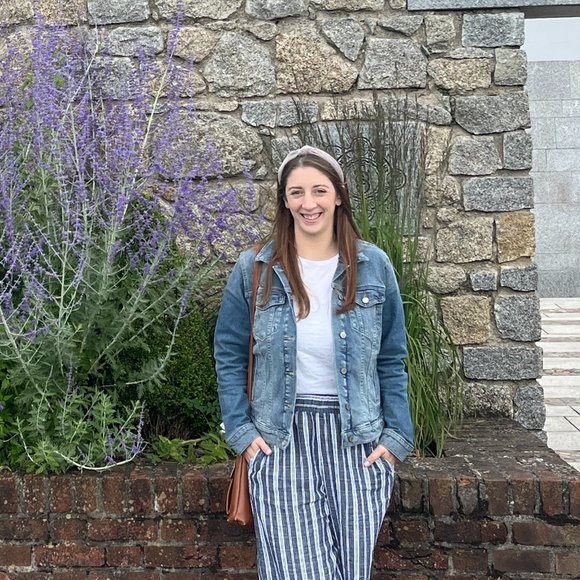 Meet your Posher, Kristen - Picture 1 of 1